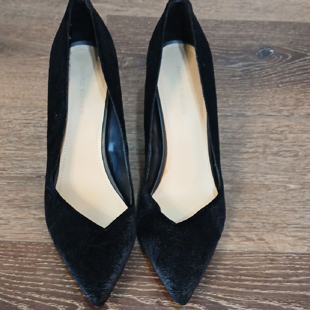 Marc Fisher Black Pointed Block Heels Velvet Size… - image 1